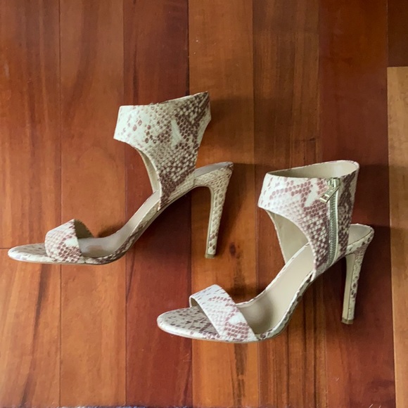 Ann Taylor Faux Python Ankle Wrap Heels 9.5 - Picture 2 of 10